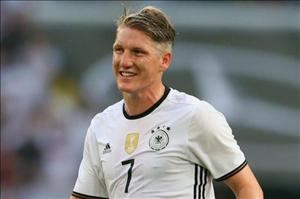 “Hoàng đế” tin Schweinsteiger thích ĐT Đức hơn M.U