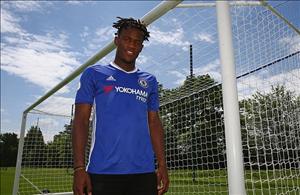 Chưa đến Chelsea, tân binh Batshuayi đã gặp rắc rối với cảnh sát