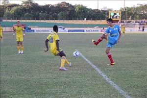 CLB SLNA nói gì khi sân Vinh bị chê là thảm họa?