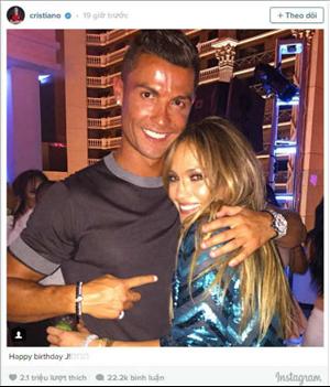 Ronaldo quẩy nhiệt tình cùng bồ cũ ở tiệc sinh nhật Jennifer Lopez