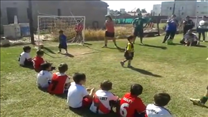 Con trai Messi sớm phát lộ năng khiếu đá bóng