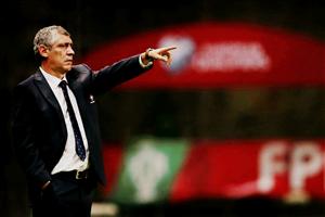 Fernando Santos: Người đàn ông không có trái tim và cuộc cách mạng hoa cẩm chướng