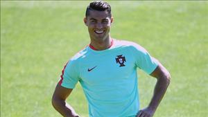 HLV Deschamps: Không có hàng thủ nào đủ sức ngăn cản Ronaldo