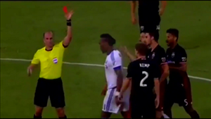 Voi rừng Drogba nhận thẻ đỏ ngớ ngẩn trên đất Mỹ