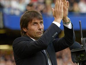 Chelsea thắng nghẹt thở, HLV Conte vỡ òa trong cảm xúc