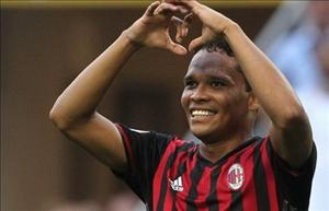 AC Milan 3-2 Torino: Bacca lập hattrick, Rossoneri mở màn suôn sẻ