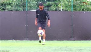 CĐV Arsenal phát cuồng với thần đồng 12 tuổi của đội bóng