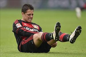 Chicharito gãy tay vì tai nạn hy hữu