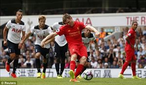 Tiền vệ James Milner mở tỷ số trên chấm 11m (Tottenham vs Liverpool)