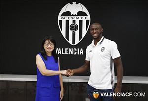 CHÍNH THỨC: Valencia chiêu mộ Mangala thay Mustafi