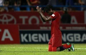 Song sát của Hải Phòng cùng bị treo giò 3 trận vì vái lạy trọng tài