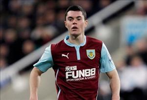 Chelsea sắp chiêu mộ trung vệ hàng thải của M.U