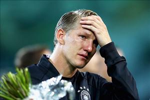 Tiền vệ Schweinsteiger khóc nức nở trong trận chia tay ĐT Đức