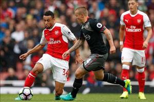 Thấy gì sau chiến thắng thót tim của Arsenal trước Southampton?