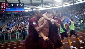 Roma 3-2 Sampdoria: Bàn thắng muộn của Hoàng tử Totti