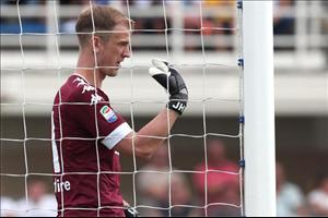 Thủ môn Joe Hart mắc sai lầm như Claudio Bravo trong trận ra mắt Torino