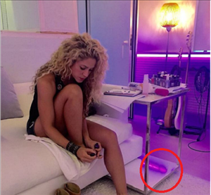 Bạn gái Pique để lộ đồ chơi người lớn khi khoe ảnh “tự sướng”