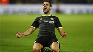 HLV Conte gạ đổi Fabregas lấy De Sciglio của AC Milan