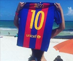 Messi nghỉ thi đấu 3 tuần, Hoa hậu siêu vòng 3 lo sốt vó
