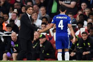 Góc Chelsea: Fabregas có đáng bị chỉ trích khi mờ nhạt trước Arsenal?