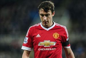 Sốc: Mourinho không thèm nhìn mặt Darmian