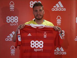 Wenger nói gì khi Bendtner cập bến Nottingham Forest?