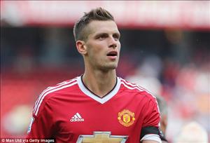 Schneiderlin: Tôi cảm thấy mình như robot khi ở M.U