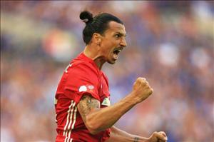 Ibrahimovic đi vào lịch sử Premier League