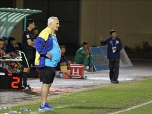 HLV Thanh Hóa đấm học trò, chê thậm tệ cầu thủ Việt
