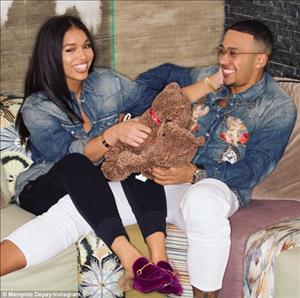 Memphis Depay tổ chức sinh nhật ngọt ngào cho bạn gái