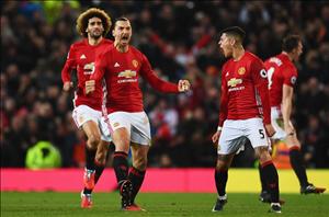 Dư âm M.U 1-1 Liverpool: Đằng sau 1 điểm chật vật…