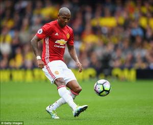 Mourinho giữ Ashley Young bằng mọi giá