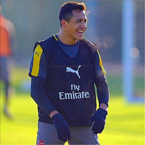 Arsenal lại lo lắng với status “triết lý” của Alexis Sanchez