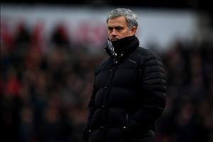 Mourinho: “Tôi không đủ tầm để nhận xét về các huyền thoại M.U”