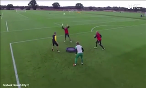 Bài tập siêu dị của các thủ môn Norwich