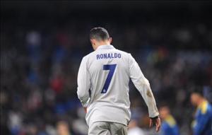 Bênh Ronaldo, sao Real Madrid chỉ trích CĐV nhà