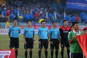 Trọng tài sớm gây bão ở V-League 2017
