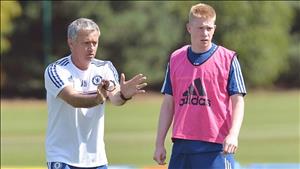 Chỉ trích Mourinho vì De Bruyne, không phải cái xe bus của ông