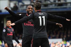 Wenger thách thức bộ ba Ozil, Sanchez và Lacazette