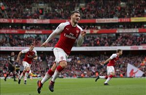 Arsenal mất trụ cột sau trận thắng nhọc Swansea