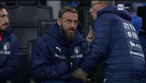 Tiền vệ De Rossi nổi điên, chửi thẳng HLV Italia