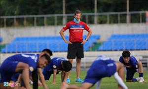 Chuyên gia Đức viết 'tâm thư' chia tay bóng đá Việt Nam