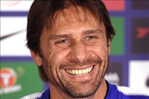 Conte thay đổi diện mạo để lấy may cho Chelsea