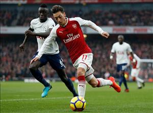 Sao Arsenal hả hê khi Ozil đáp trả chỉ trích