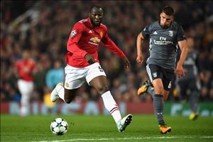 Lukaku chỉ ra người có thể giúp M.U đuổi kịp Man City