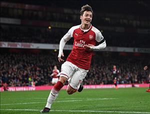 Sao Arsenal chấn thương đầu gối, nguy cơ lỡ đại chiến với Chelsea