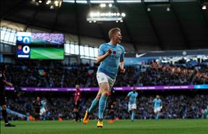 Đả bại Arsenal, người hùng De Bruyne tuyên bố cho Man Utd hít khói