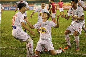 HAGL: Mưa sân Thống Nhất và mầm sống của Gỗ