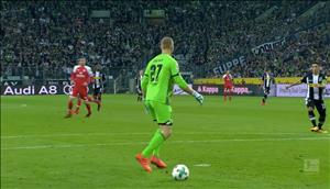 Thủ môn xử lý siêu hài hước trên sân cỏ Bundesliga