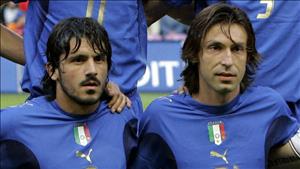 Đặt cạnh Pirlo, huyền thoại Milan tự nhận mình là… phân!